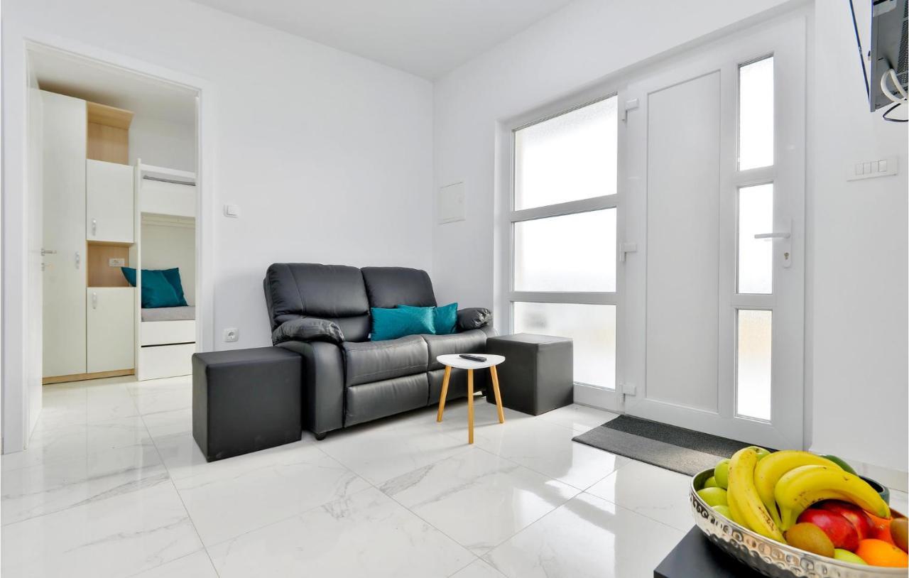 8 Bedroom Lovely Home In Durdevac Thurdevac Экстерьер фото